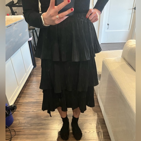 Pinkyotto Black ruffled tiered skirt - Picture 2 of 3